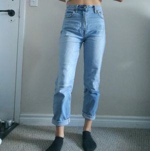 Abercrombie & Fitch High Rise Straight Ankle Jean